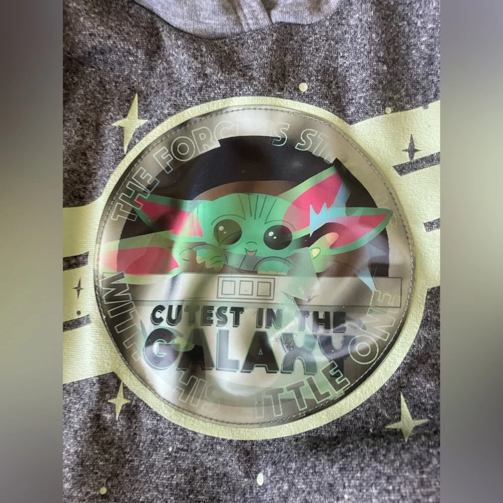 Star Wars Baby Yoda Hologram sweat/hoodie set of 2.‎ Grogu. Kids size 5T